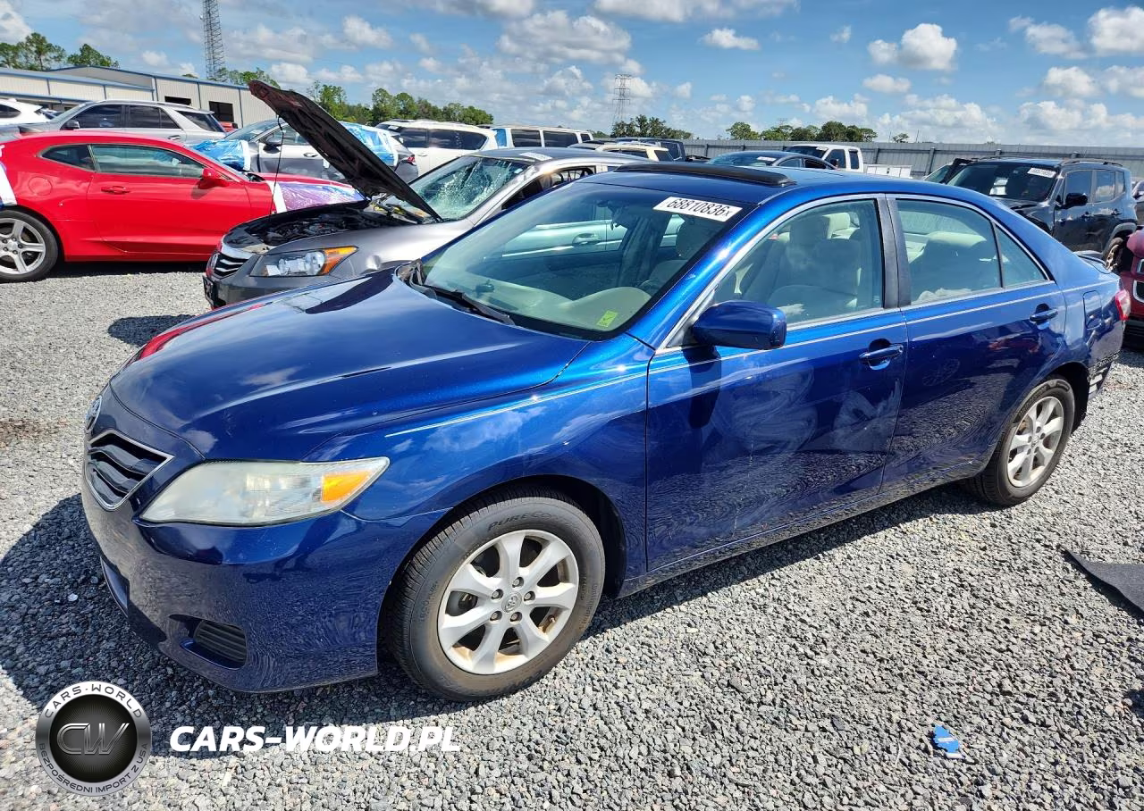 2011 Toyota Camry Le – zdjęcie 1 z 12