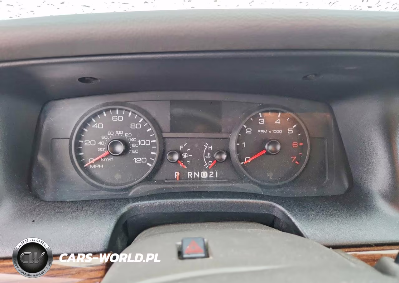 2008 Ford Crown Victoria Lx VIN:2FAFP74V88X119597 - 9