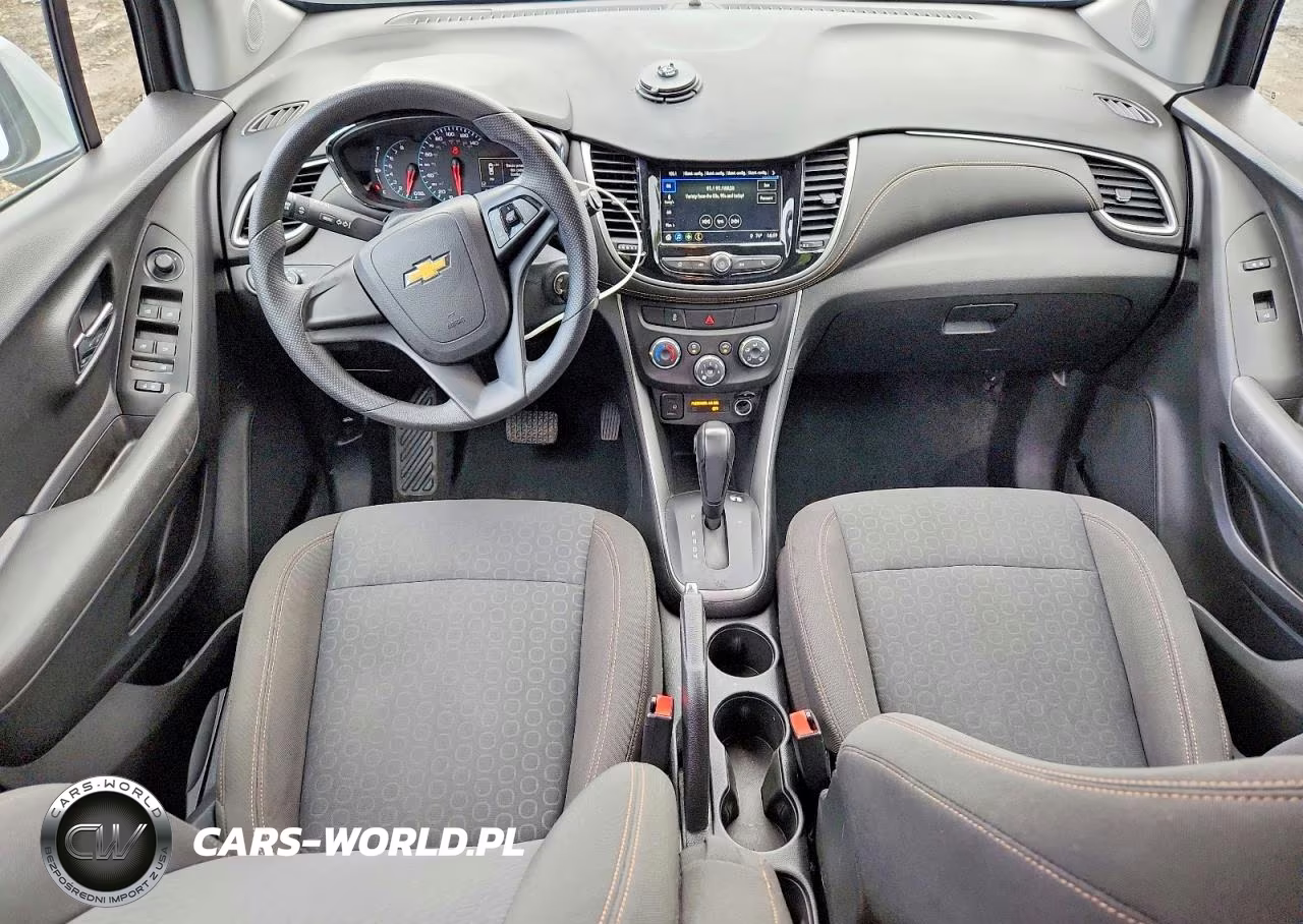 2018 Chevrolet Trax Ls VIN:KL7CJKSB3JB590802 - 8