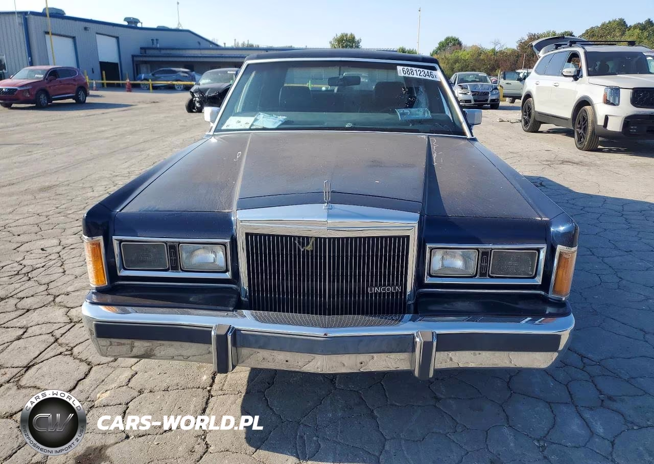 1989 Lincoln Town Car Signature Special VIN:1LNBM84F7KY727047 - 5