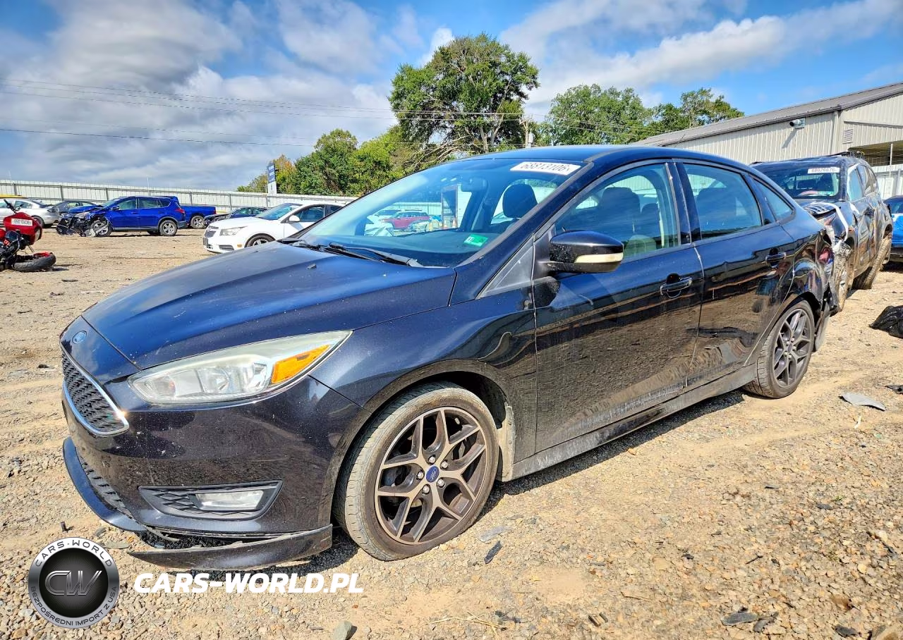 2015 Ford Focus Se VIN:1FADP3F28FL216182 - 1
