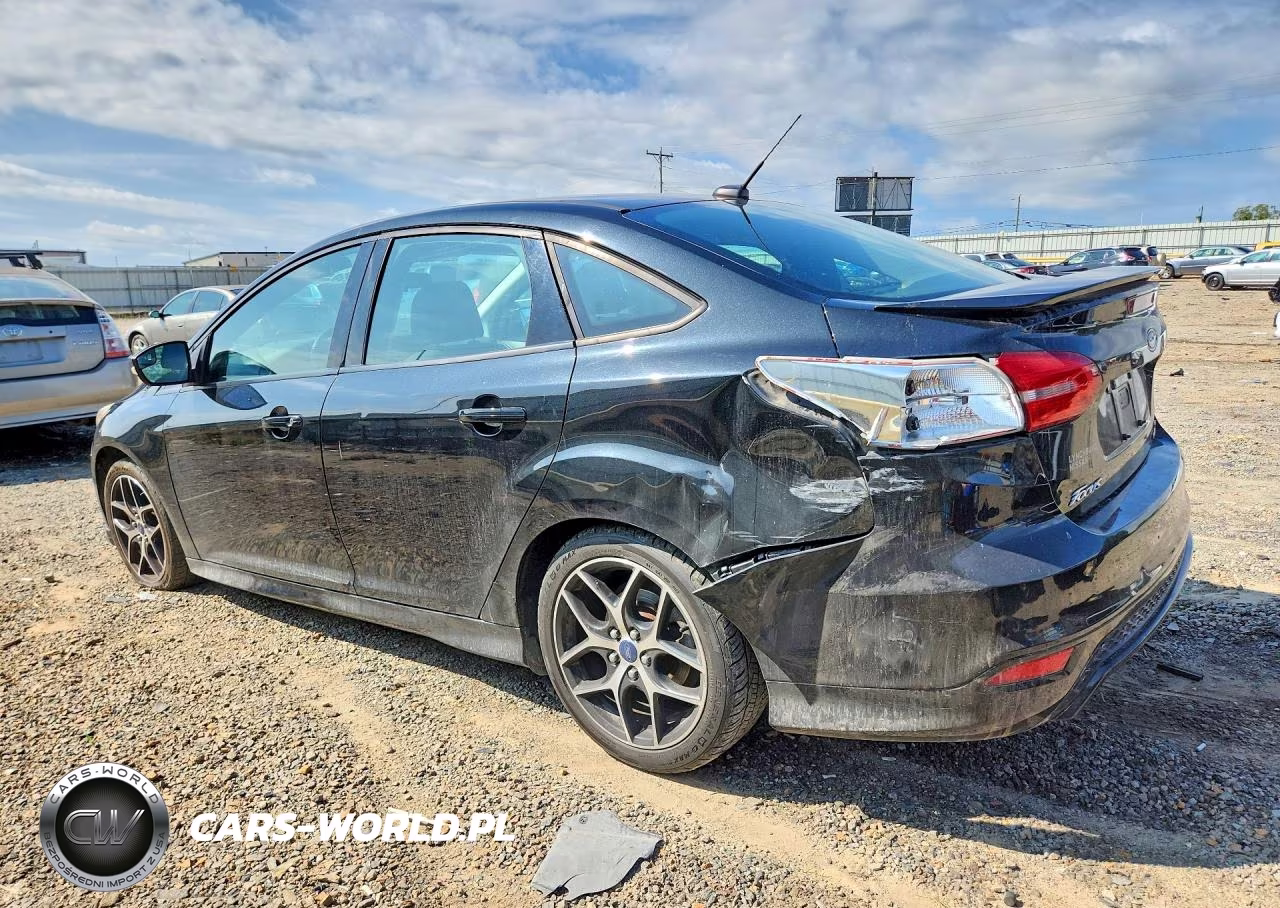 2015 Ford Focus Se VIN:1FADP3F28FL216182 - 2
