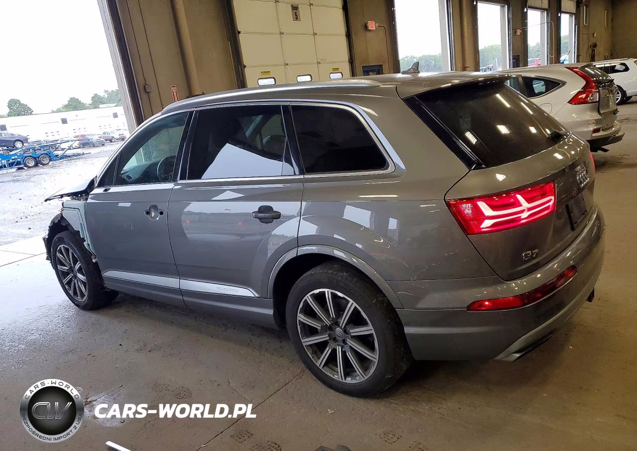 2017 Audi Q7 Prestige VIN:WA1VAAF71HD002528 - 2