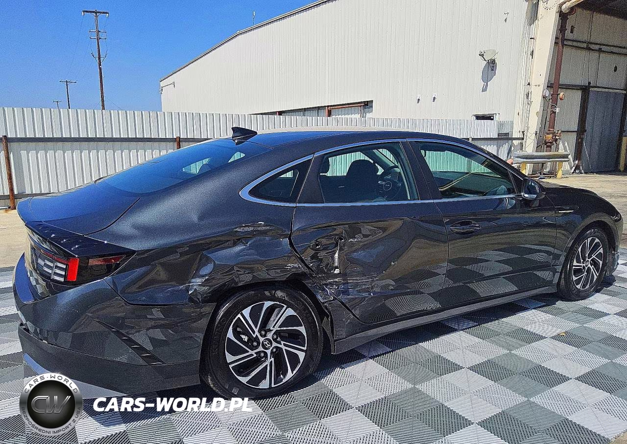 2026 Hyundai Sonata Hybrid Blue VIN:KMHL24JJ6TA157712 - 3