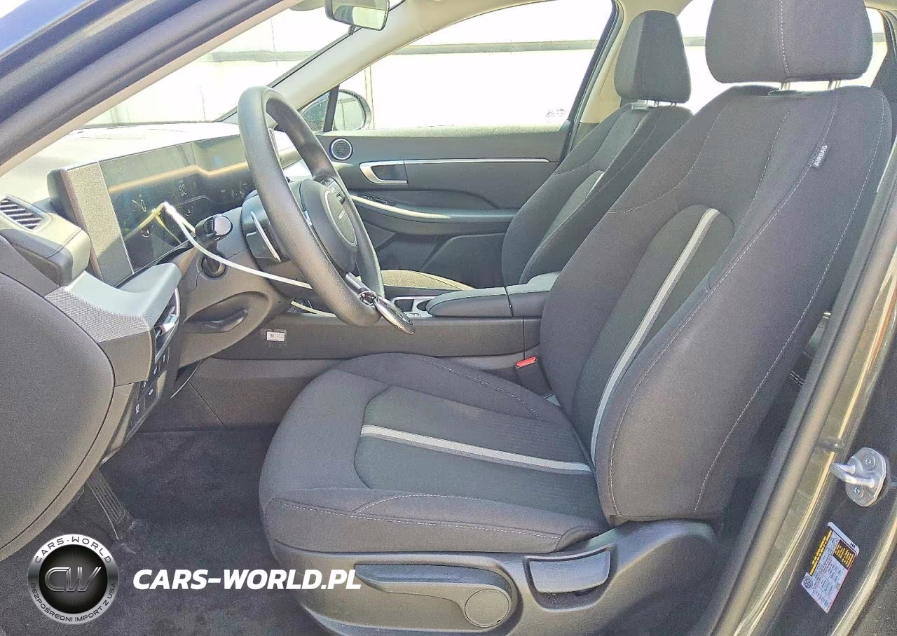 2026 Hyundai Sonata Hybrid Blue VIN:KMHL24JJ6TA157712 - 7