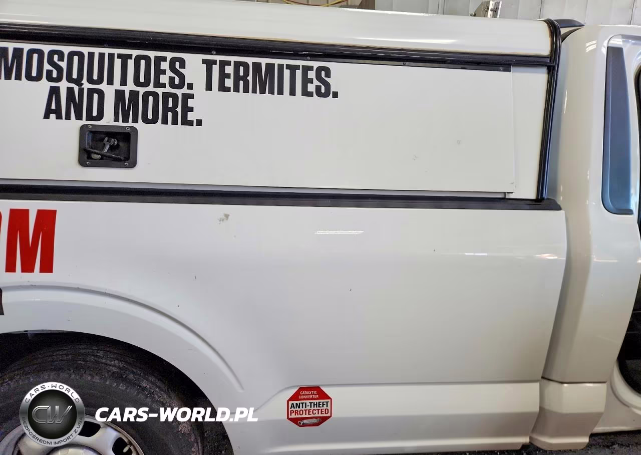 2023 Ford F150 VIN:1FTMF1CBXPKE33018 - 10
