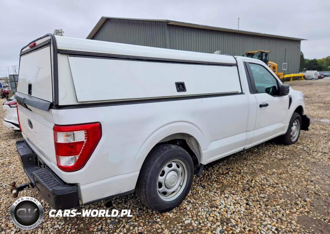2023 Ford F150 VIN:1FTMF1CBXPKE33018 - 3