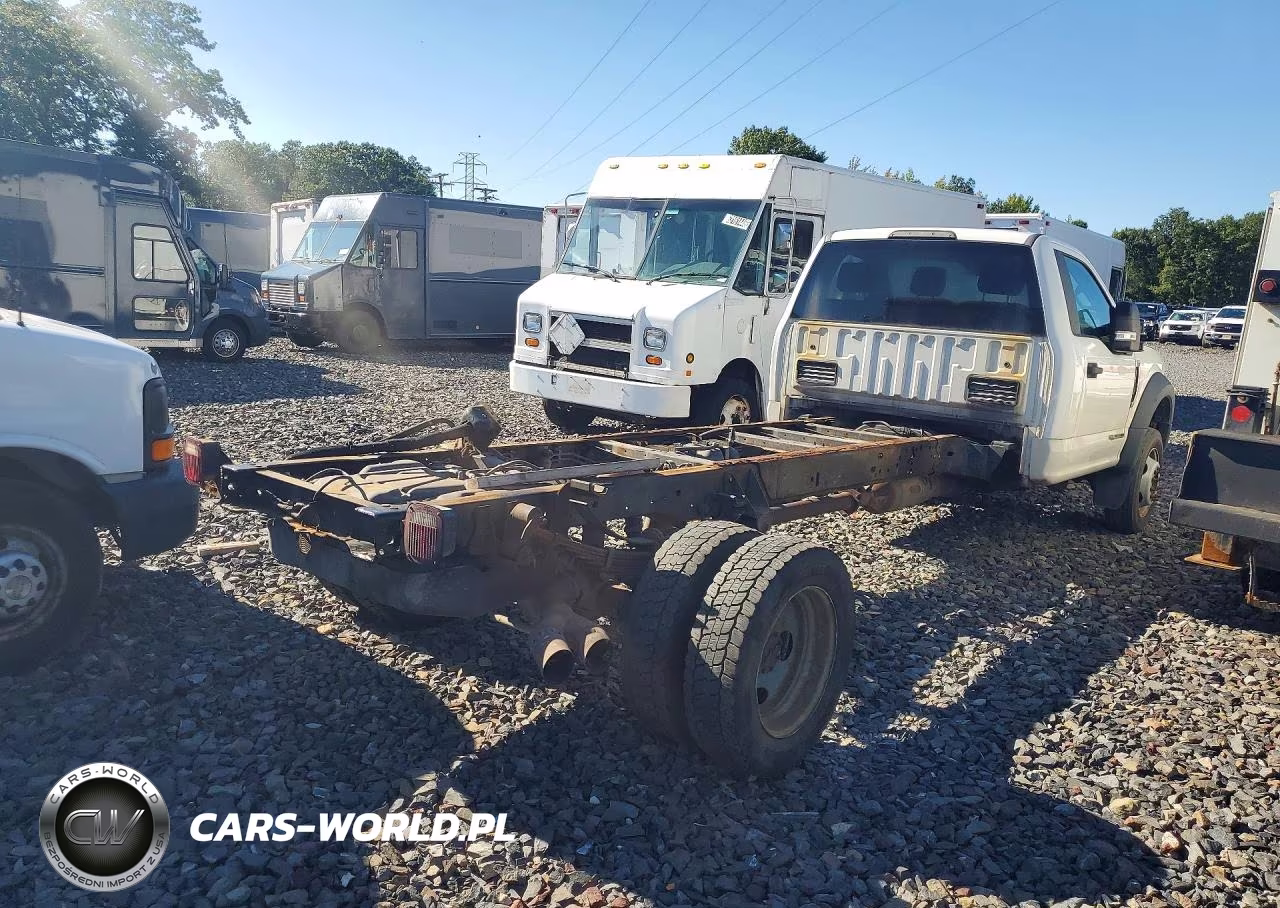 2017 Ford F550 Super Duty VIN:1FDUF5GT0HEE04746 - 3