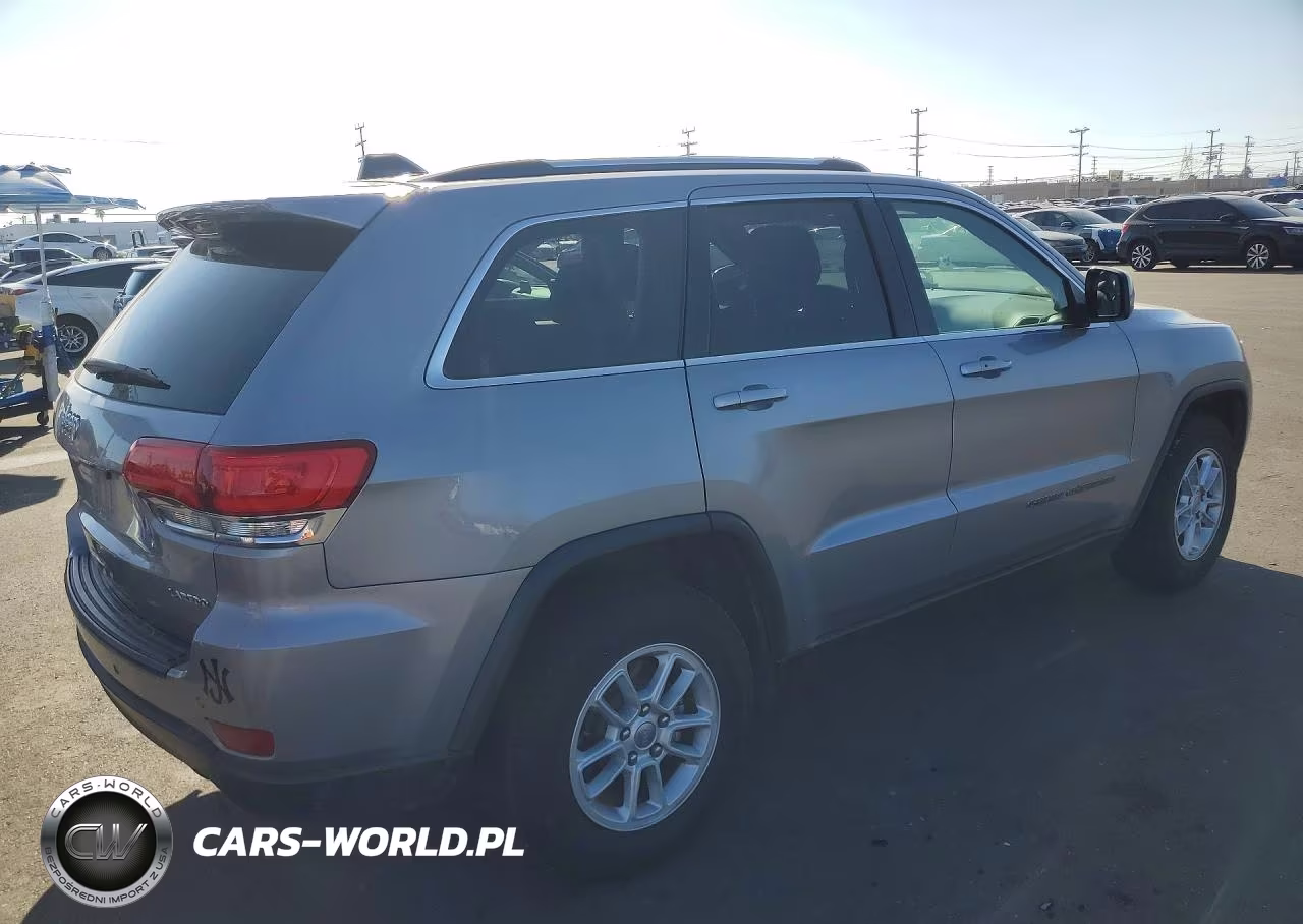 2019 Jeep Grand Cherokee Laredo VIN:1C4RJEAG8KC833284 - 3