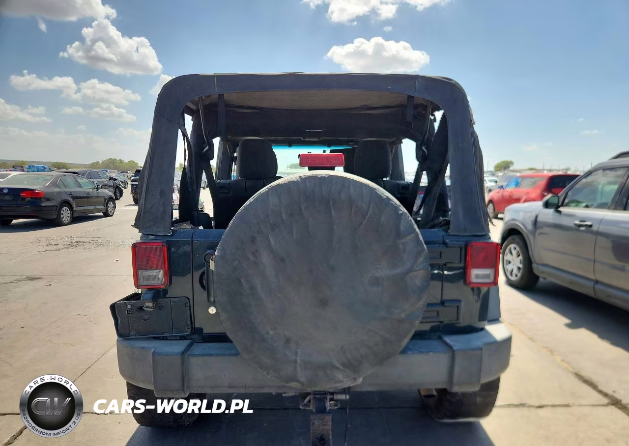 2016 Jeep Wrangler Unlimited Sport VIN:1C4BJWDG4GL269515 - 6