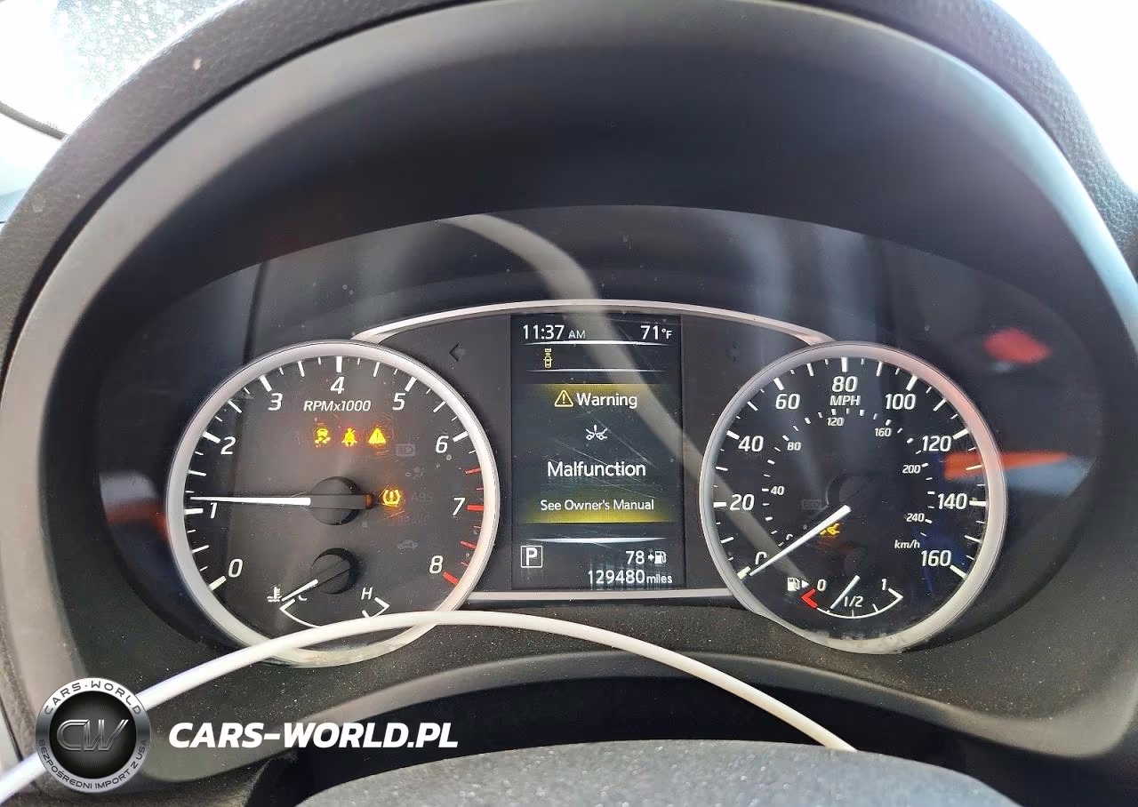 2018 Nissan Sentra S VIN:3N1AB7AP9JY254464 - 9