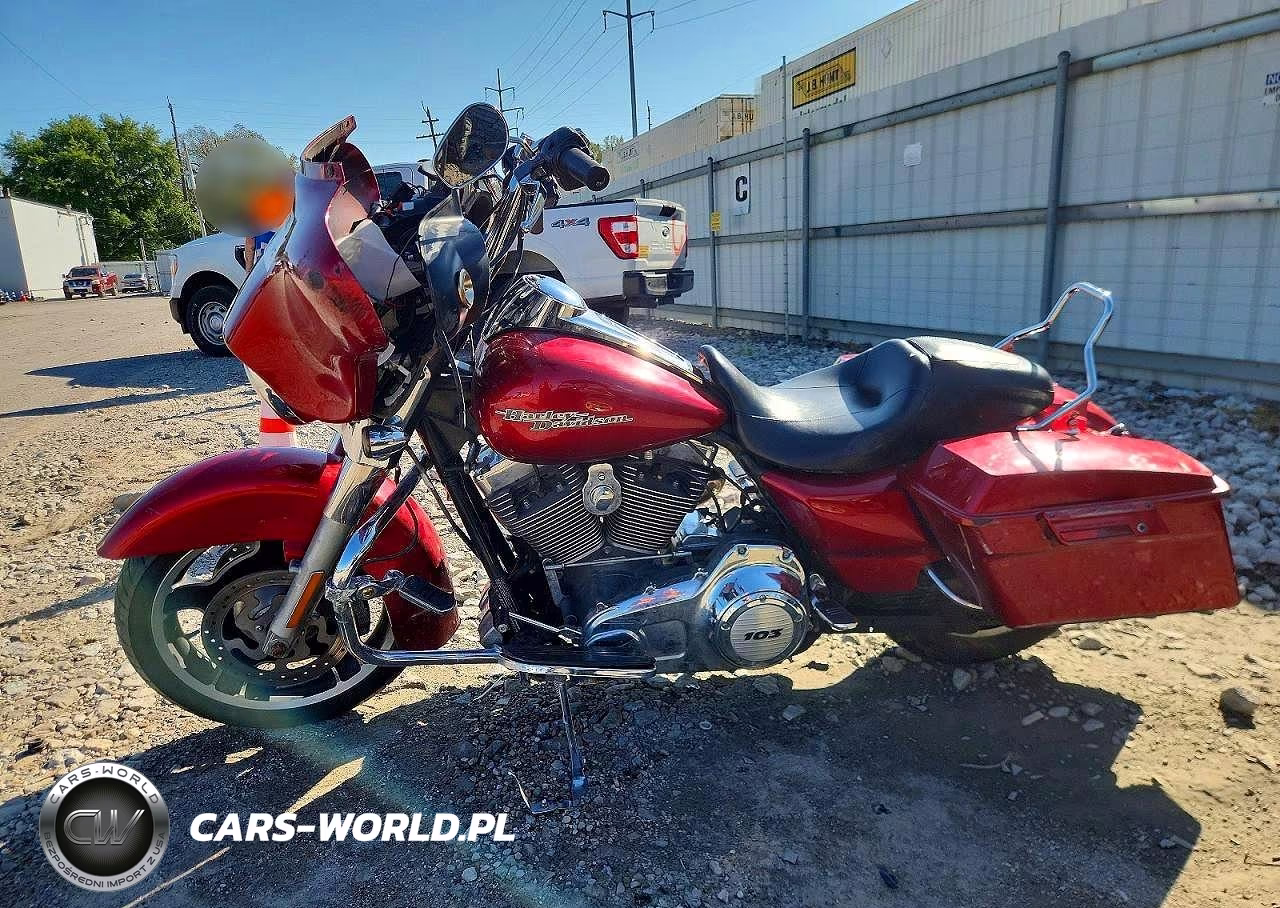 2012 Harley-Davidson Flhx Street Glide VIN:1HD1KBM19CB630457 - 3