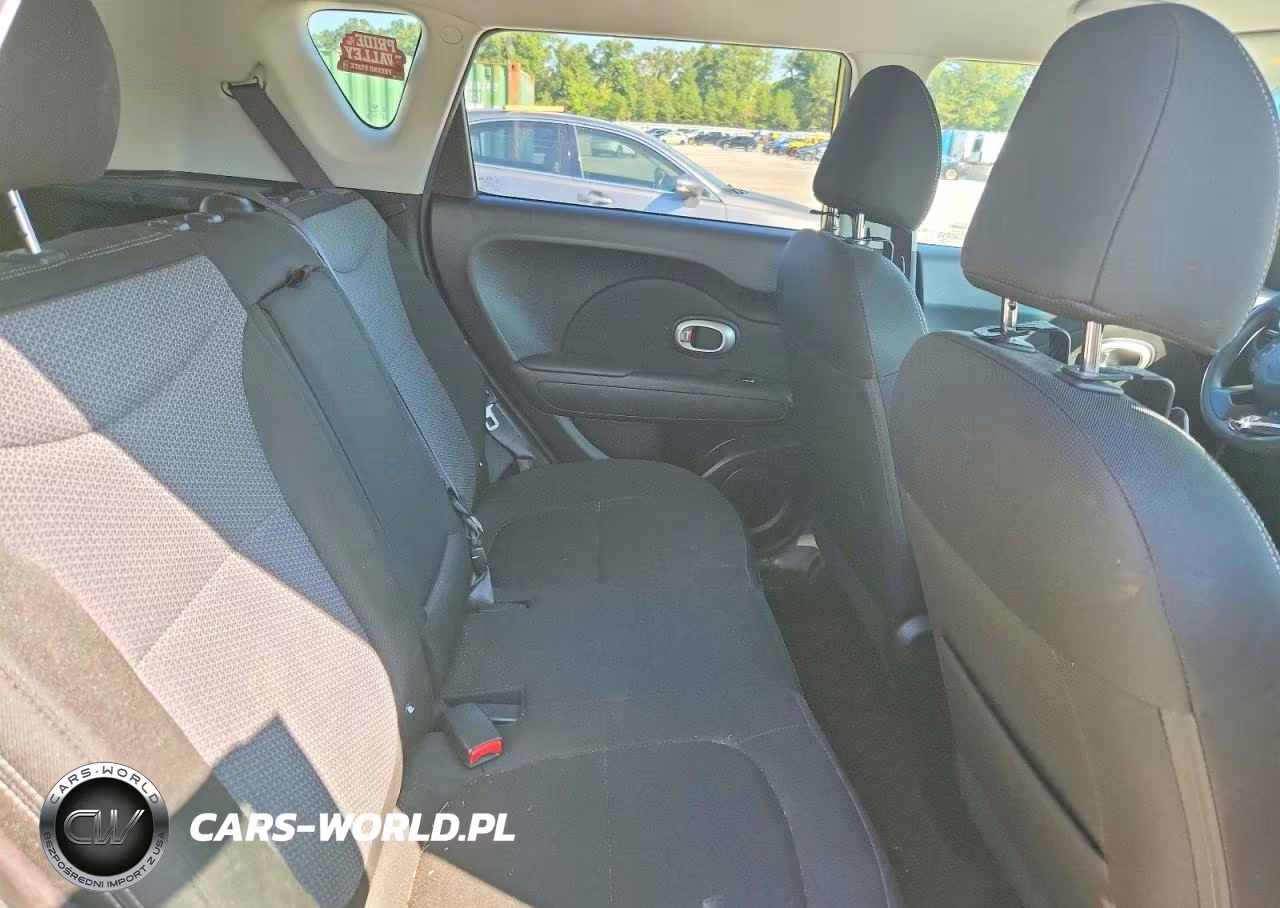 2018 Kia Soul + VIN:KNDJP3A53J7903196 - 11