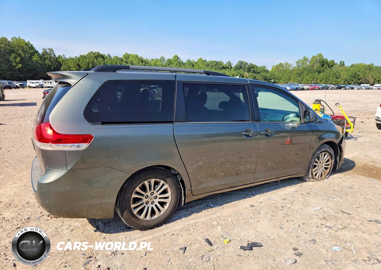 2012 Toyota Sienna Xle 8-Passenger VIN:5TDYK3DC3CS266391 - 3