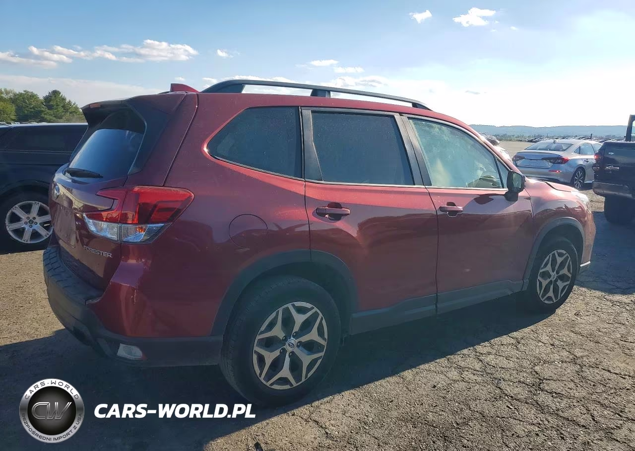 2020 Subaru Forester Premier VIN:JF2SKAGCXLH439755 - 3