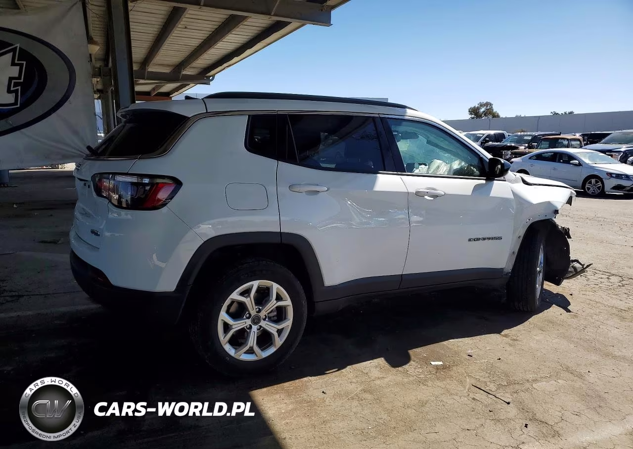 2025 Jeep Compass Latitude VIN:3C4NJDBN7ST547758 - 3