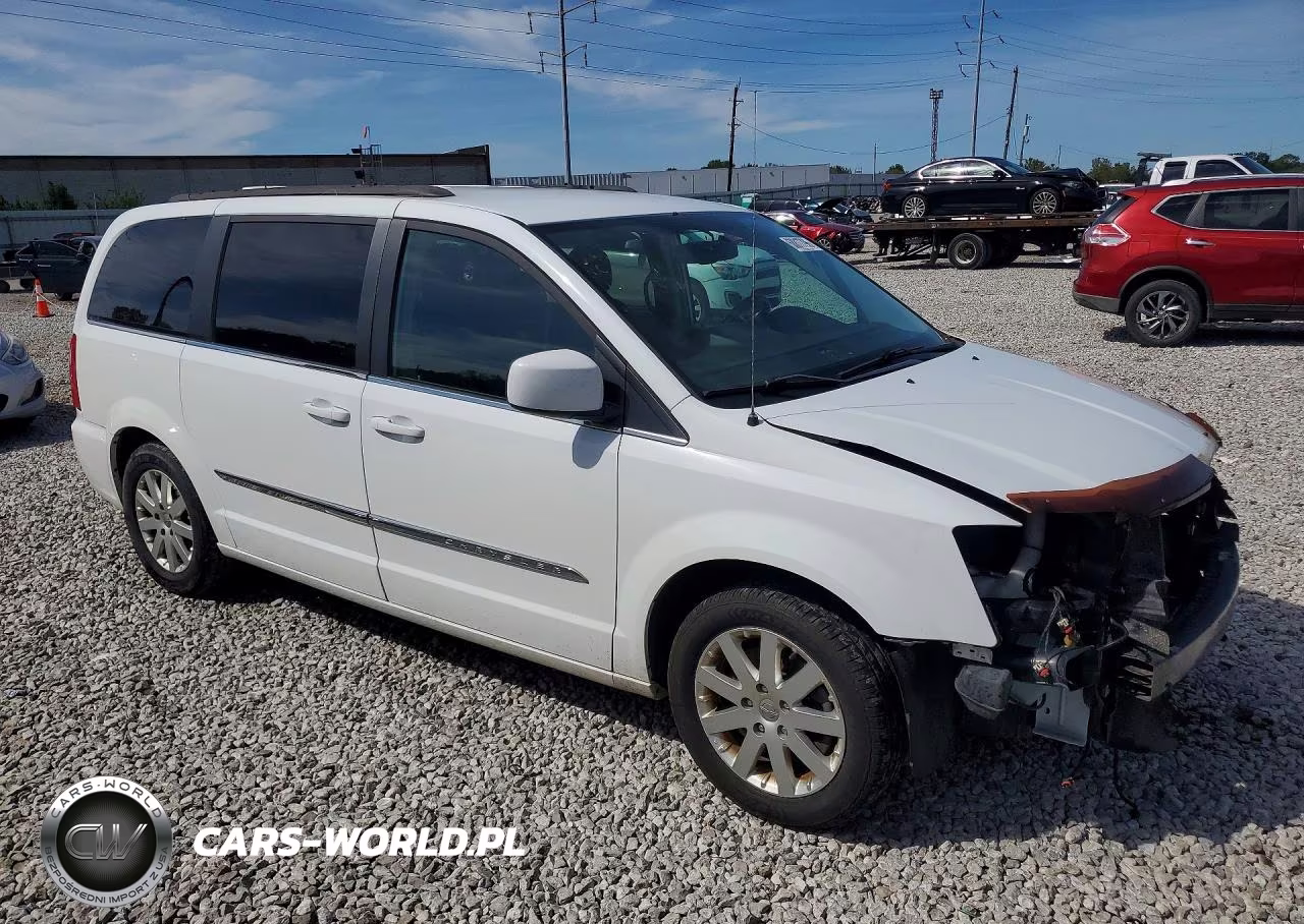 2016 Chrysler Town & Country Touring VIN:2C4RC1BG8GR261066 - 4