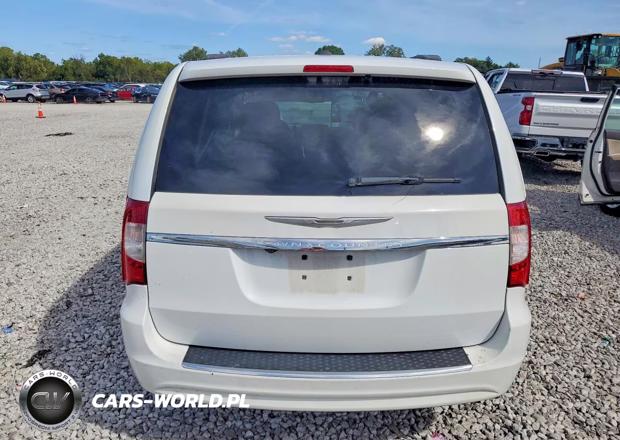 2016 Chrysler Town & Country Touring VIN:2C4RC1BG8GR261066 - 6