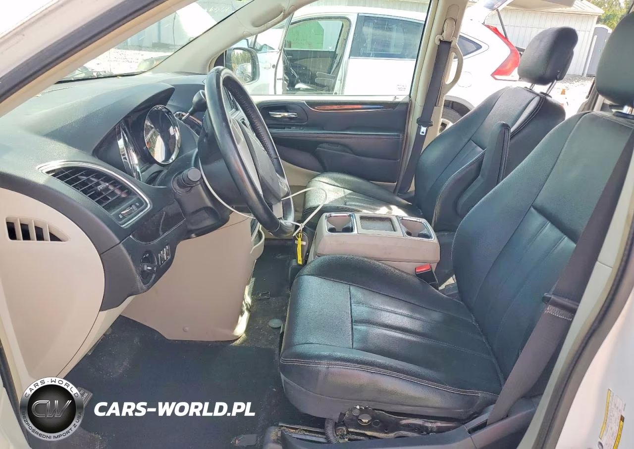 2016 Chrysler Town & Country Touring VIN:2C4RC1BG8GR261066 - 7