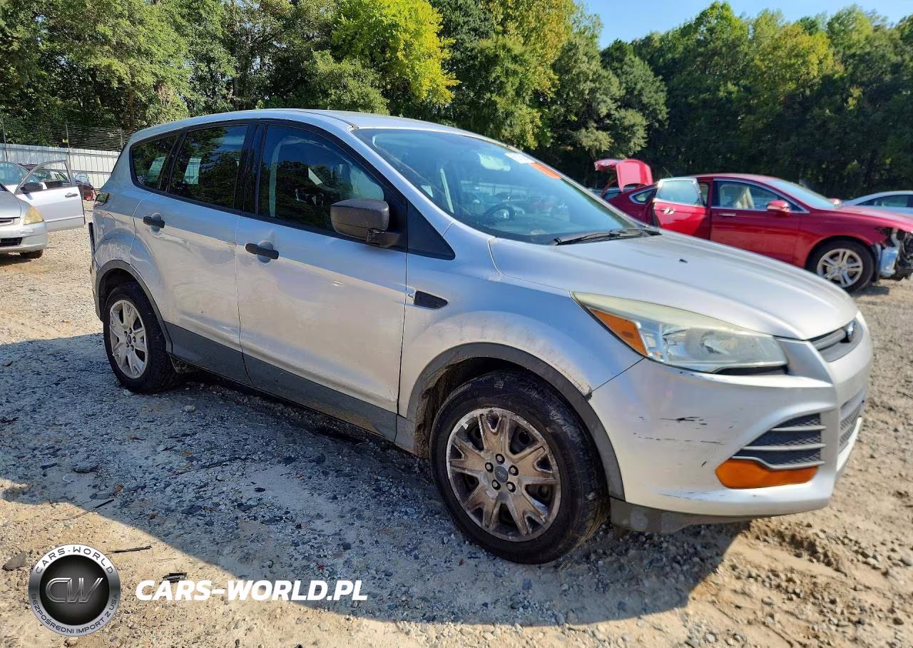 2015 Ford Escape S VIN:1FMCU0F7XFUC10656 - 4