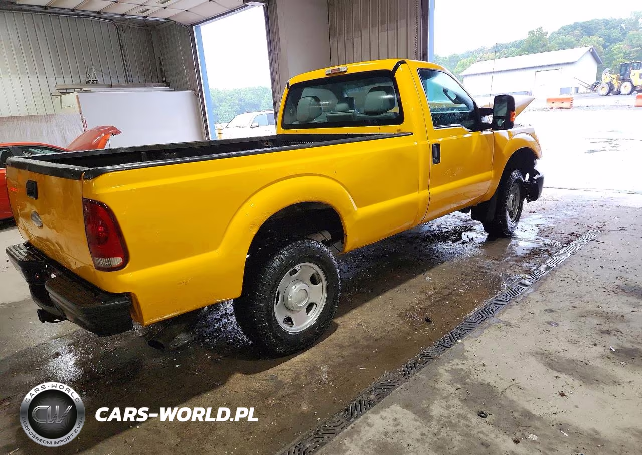 2012 Ford F250 Super Duty VIN:1FTBF2B67CEC46961 - 3