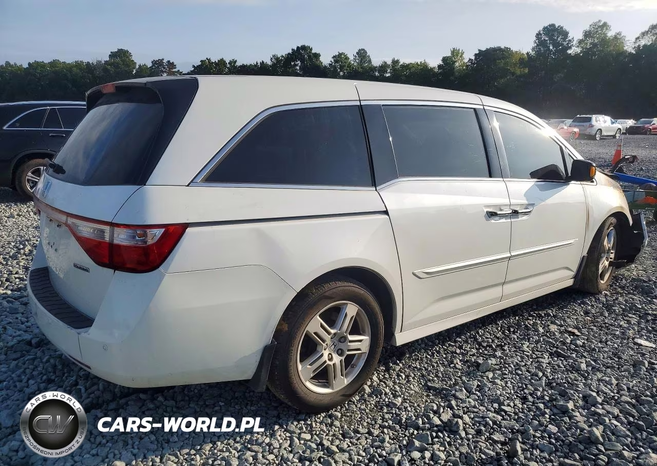 2012 Honda Odyssey Touring VIN:5FNRL5H91CB047025 - 3