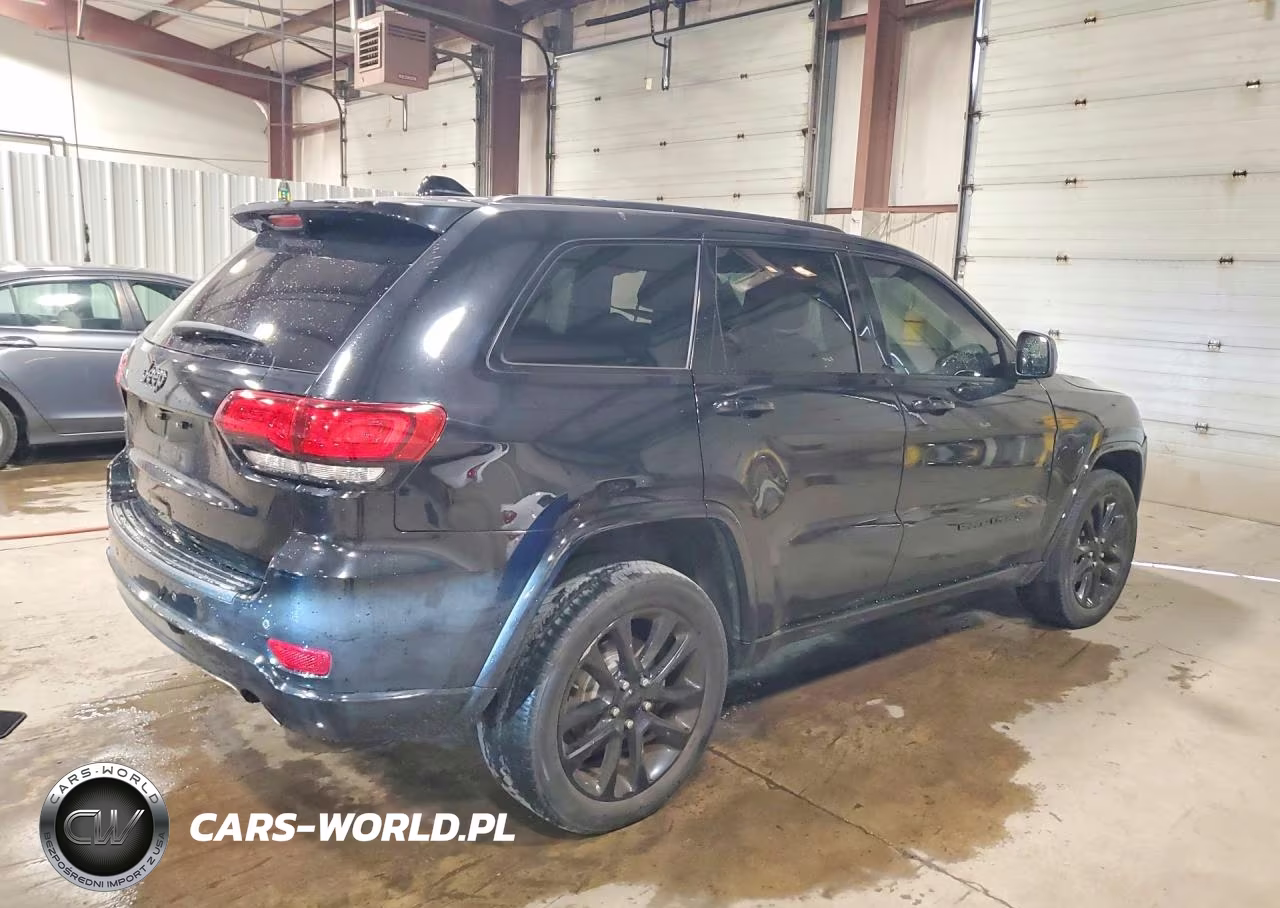 2020 Jeep Grand Cherokee Laredo VIN:1C4RJFAG3LC157513 - 3