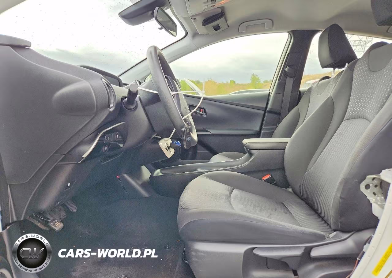 2017 Toyota Prius Two VIN:JTDKBRFU2H3039409 - 7