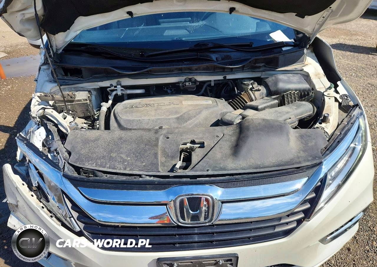 2018 Honda Odyssey Elite VIN:5FNRL6H97JB043435 - 12