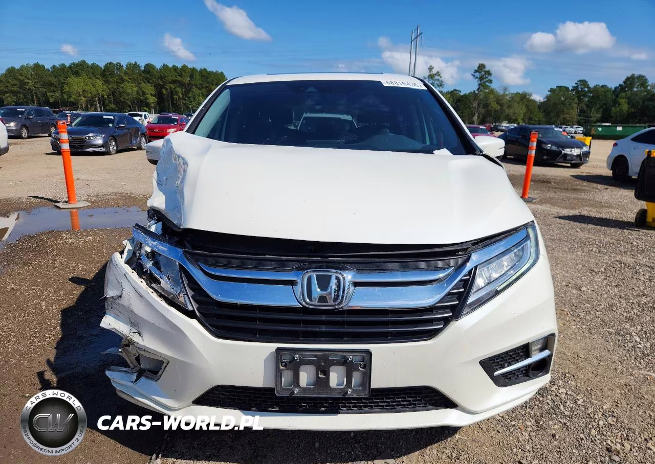 2018 Honda Odyssey Elite VIN:5FNRL6H97JB043435 - 5
