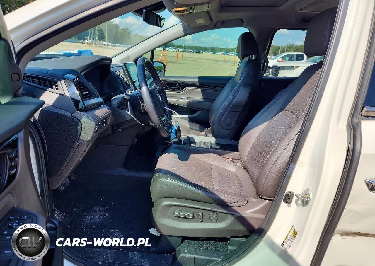 2018 Honda Odyssey Elite VIN:5FNRL6H97JB043435 - 7