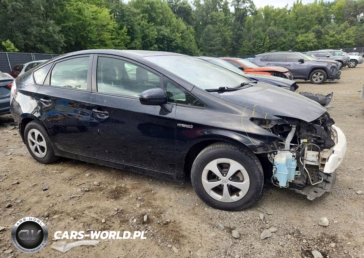 2012 Toyota Prius Two VIN:JTDKN3DU3C1538084 - 4