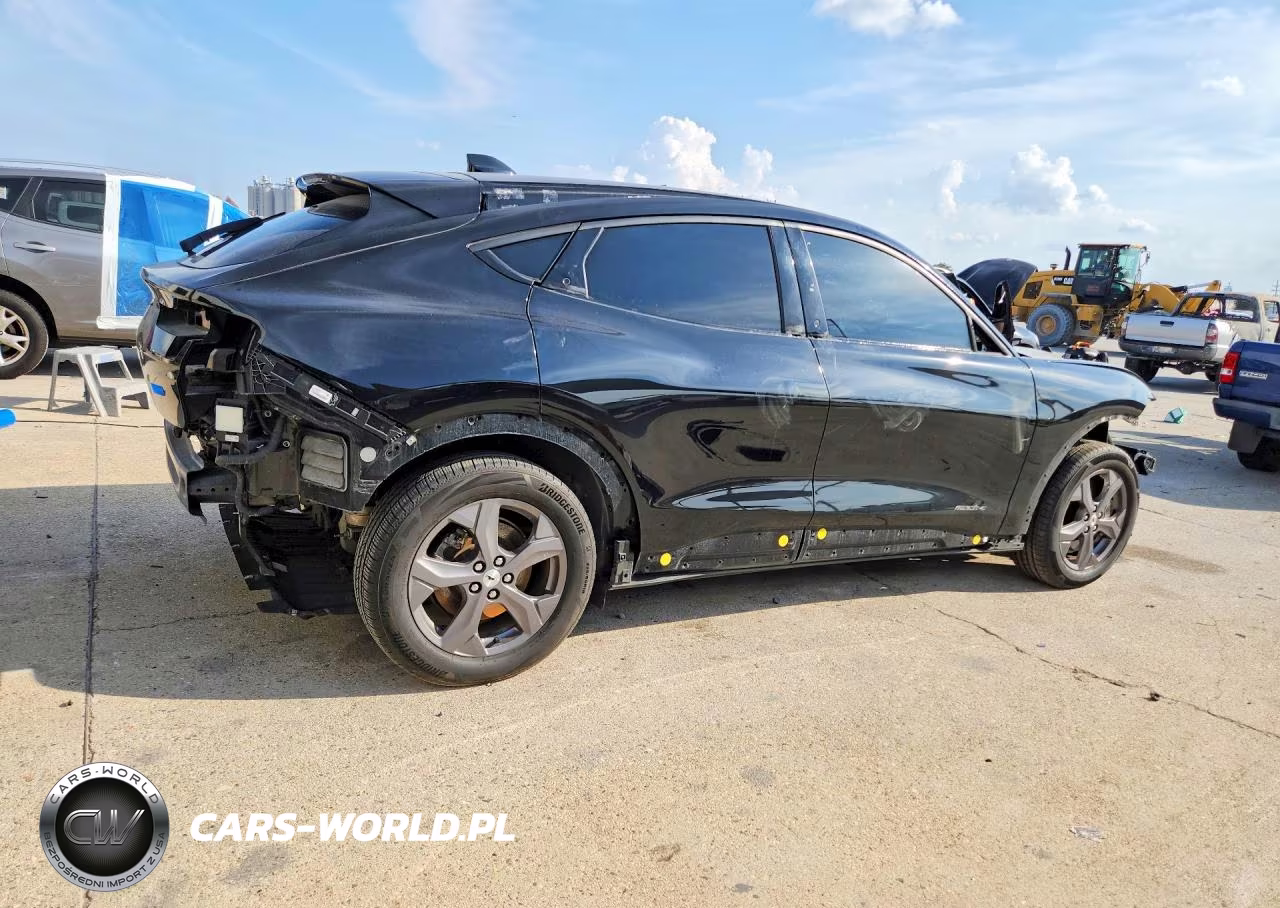 2023 Ford Mustang Mach-E Select VIN:3FMTK1R47PMB00991 - 3
