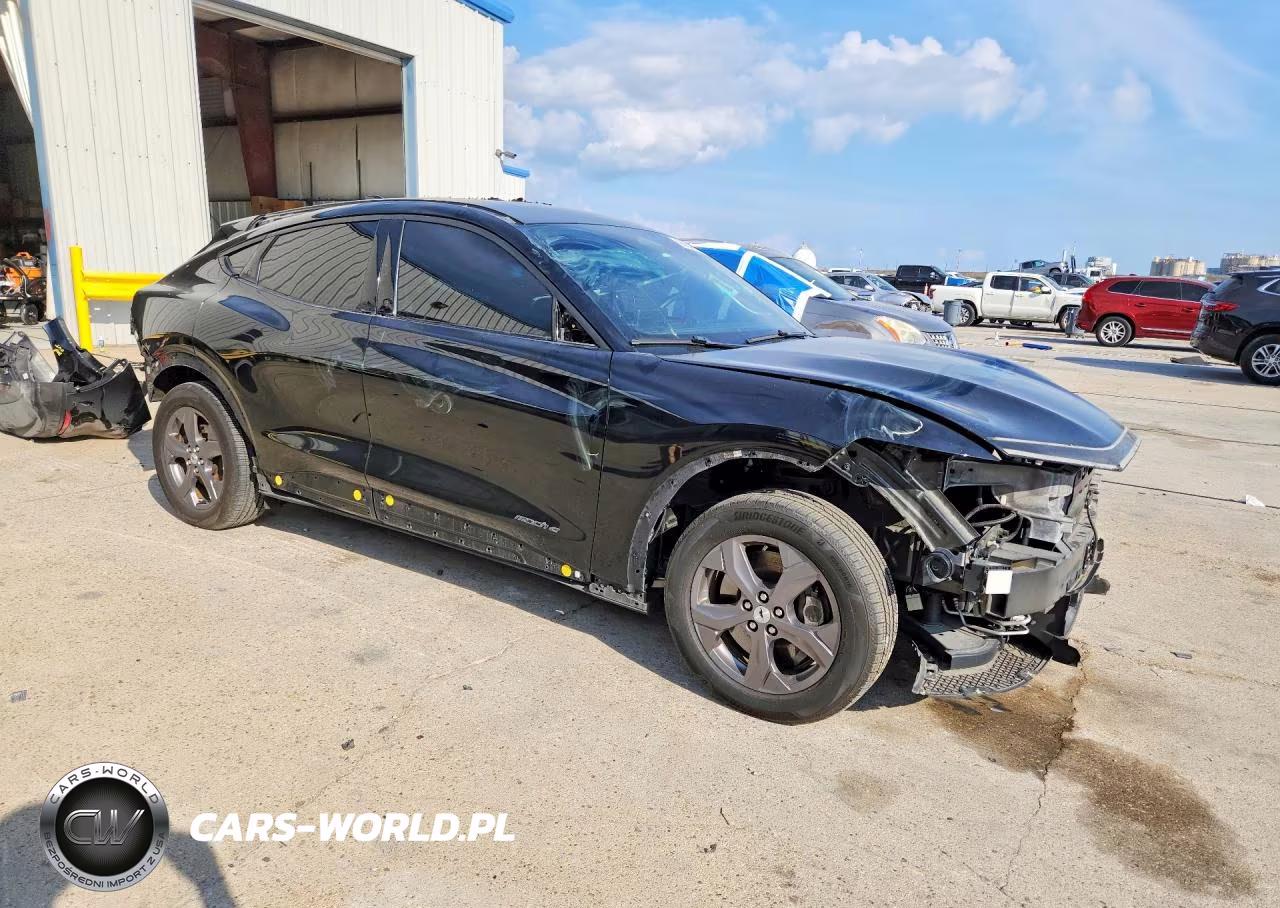 2023 Ford Mustang Mach-E Select VIN:3FMTK1R47PMB00991 - 4