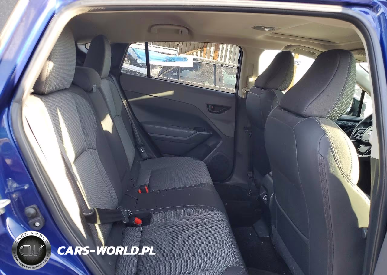 2024 Subaru Crosstrek Premium VIN:JF2GUADC3R8336819 - 10