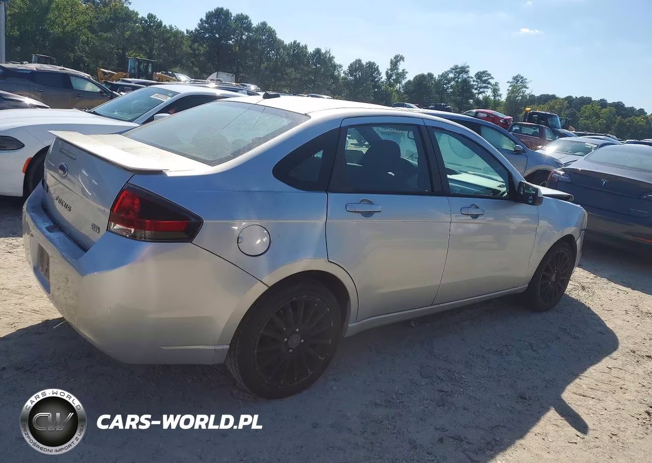2010 Ford Focus Ses VIN:1FAHP3GN8AW104080 - 3