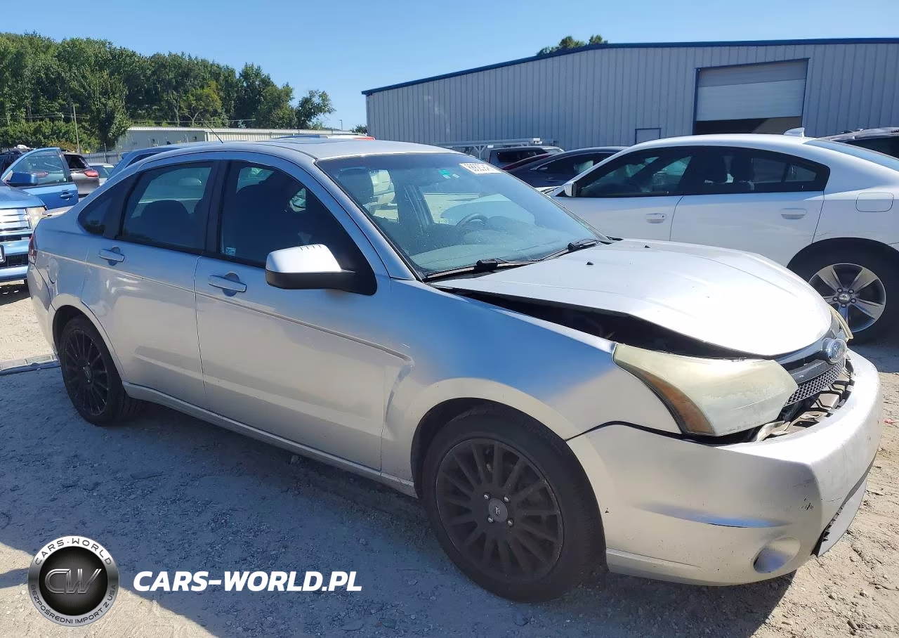 2010 Ford Focus Ses VIN:1FAHP3GN8AW104080 - 4