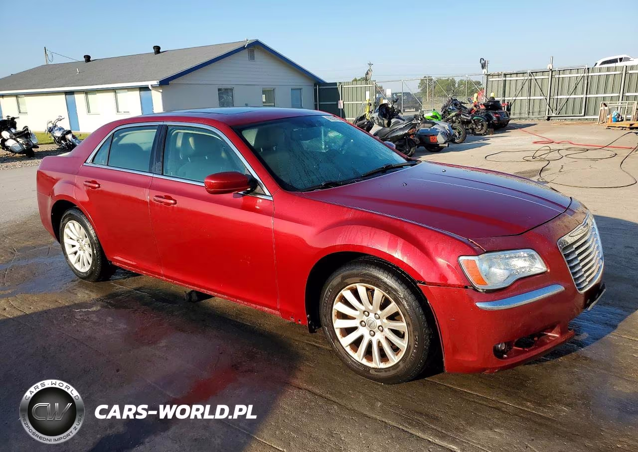2013 Chrysler 300 VIN:2C3CCAAG0DH709829 - 4
