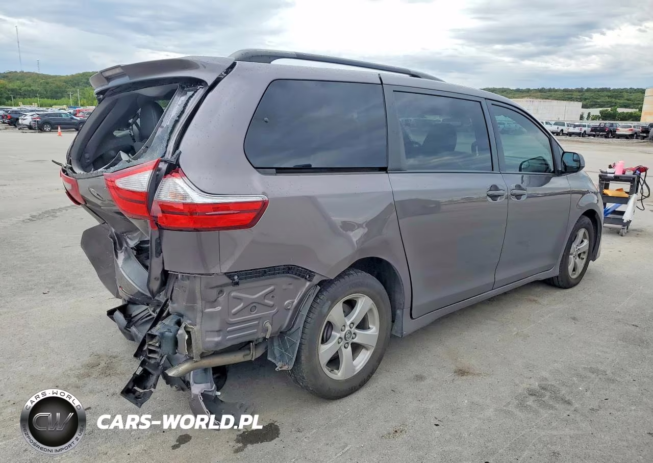 2019 Toyota Sienna Le VIN:5TDKZ3DC9KS006593 - 3
