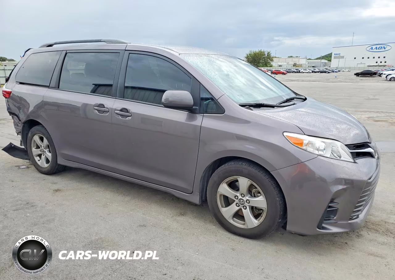 2019 Toyota Sienna Le VIN:5TDKZ3DC9KS006593 - 4