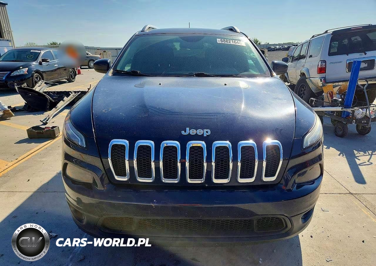 2014 Jeep Cherokee Latitude VIN:1C4PJMCB3EW242074 - 5