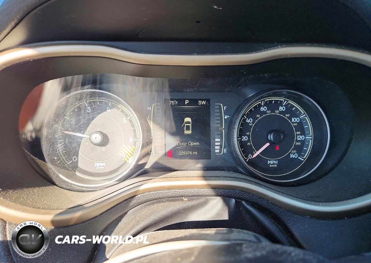 2014 Jeep Cherokee Latitude VIN:1C4PJMCB3EW242074 - 9