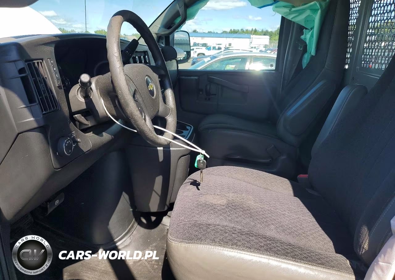 2018 Chevrolet Express G2500 VIN:1GCWGAFG7J1903841 - 7