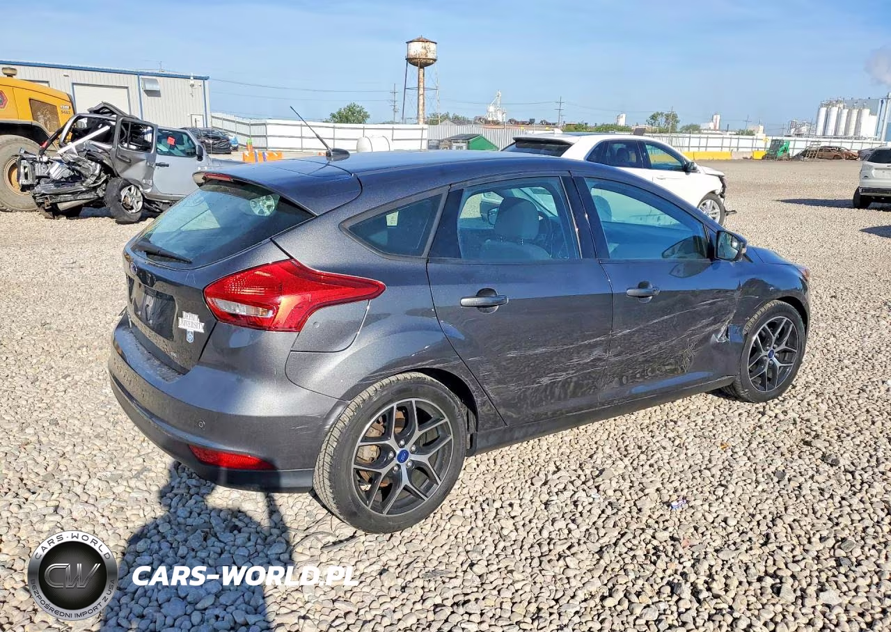 2017 Ford Focus Sel VIN:1FADP3M20HL253684 - 3