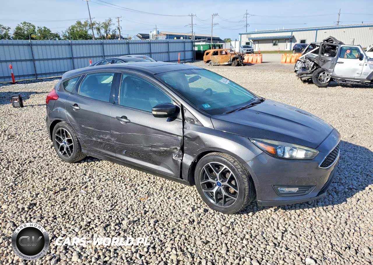 2017 Ford Focus Sel VIN:1FADP3M20HL253684 - 4