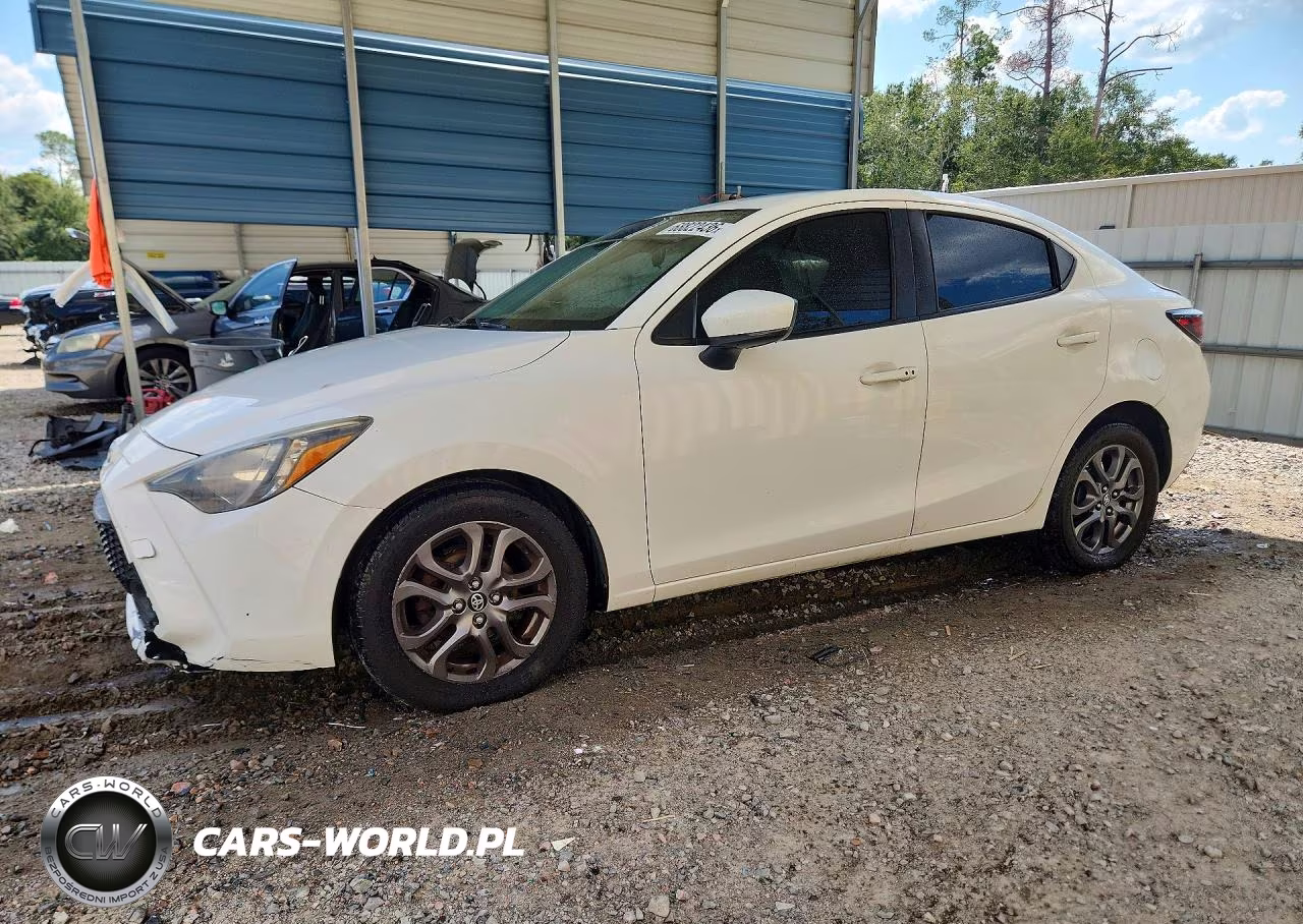 2019 Toyota Yaris Le VIN:3MYDLBYV8KY522406 - 1
