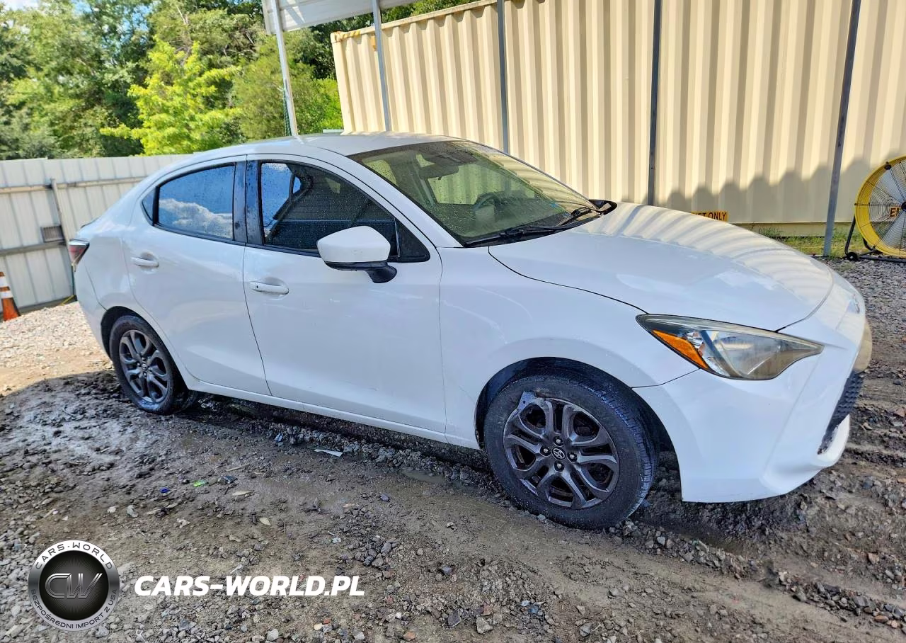 2019 Toyota Yaris Le VIN:3MYDLBYV8KY522406 - 4