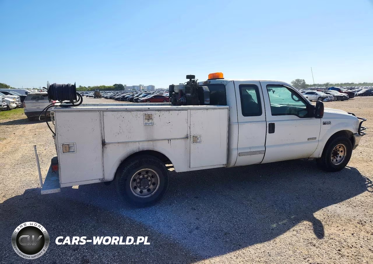 2001 Ford F250 Super - Delivery Truck VIN:1FTNX20F91EB36469 - 3