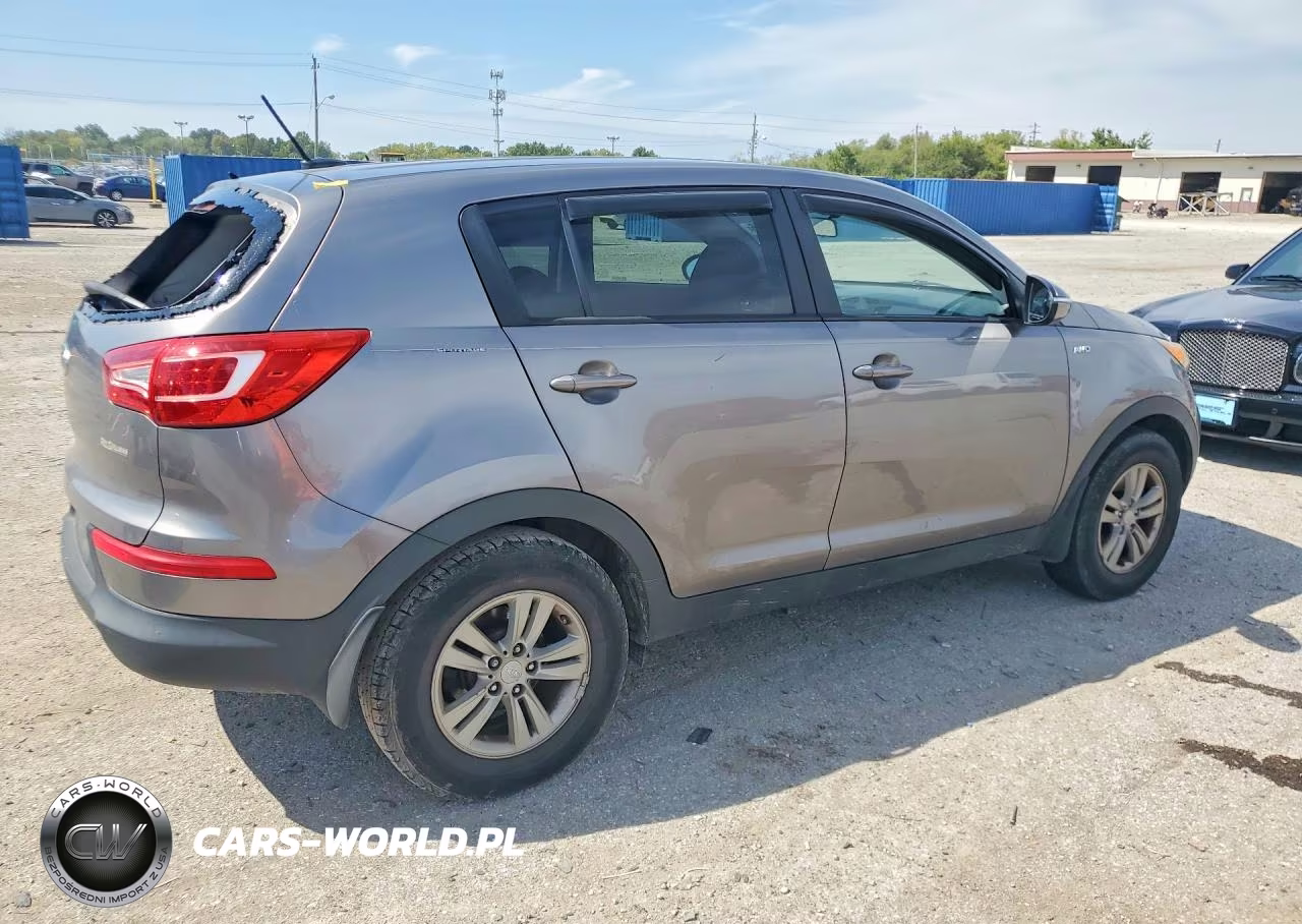 2011 Kia Sportage Lx VIN:KNDPBCA23B7013023 - 3