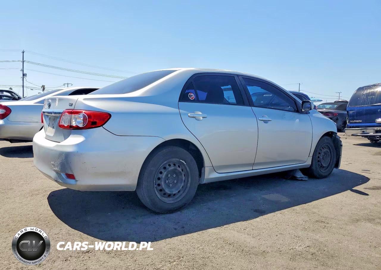 2011 Toyota Corolla Le VIN:JTDBU4EE6B9141713 - 3